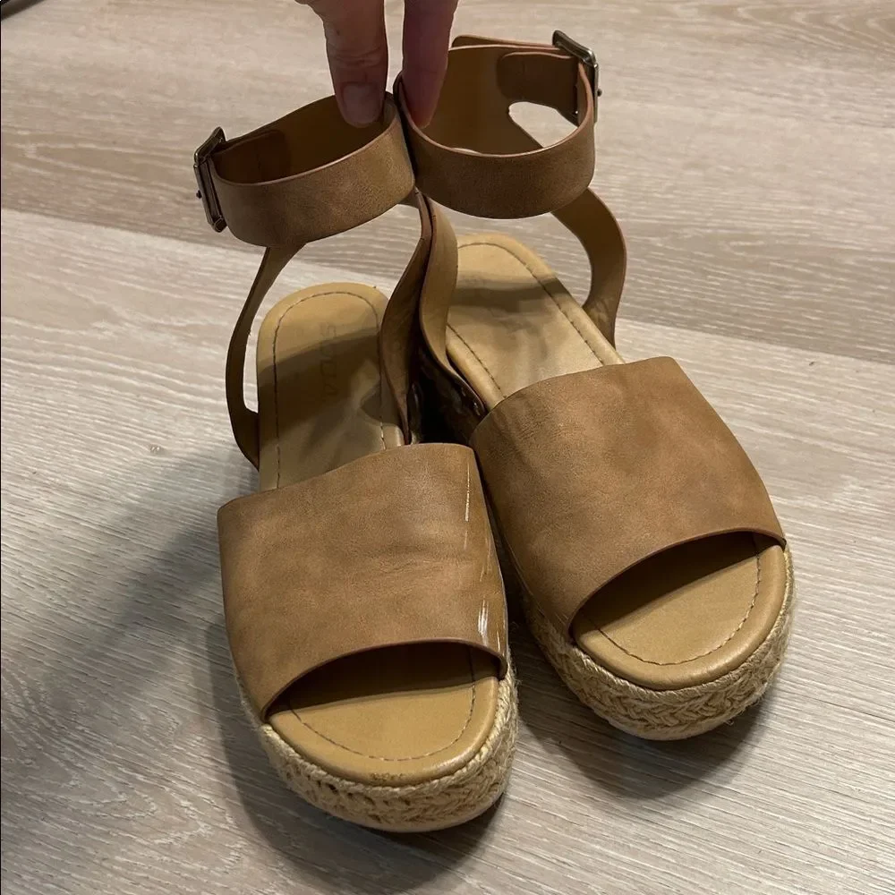 Soda Women's Platform Open Toe Tan Espadrille Sandals Sz 8.5